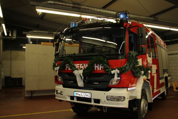 Hübsch geschmückt: Das neue Löschfahrzeug der Obersulmer Wehr